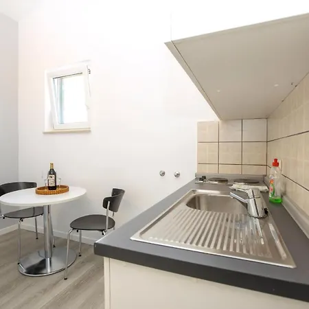 In Mit Grossem Grill Apartament Duće